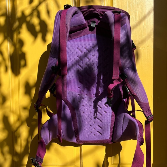 Patagonia W’s Nine Trails Pack - Picture 5 of 9